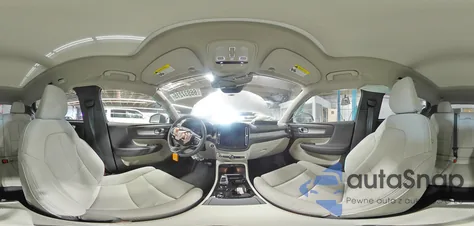 2024 Volvo Xc40 Plus z USA, uszkodzony, nr VIN YV4L12UL9R2354902